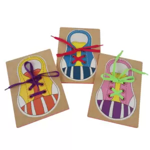 ALINHAVO AMARRANDO OS SAPATOS BRINQUEDO EDUCATIVO