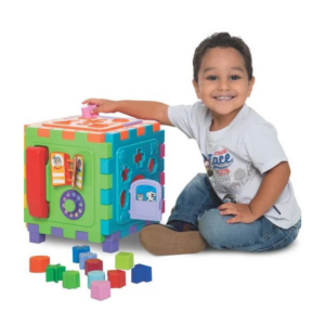 CUBO GIGANTE COM 18 ATIVIDADES 1+ COLORIDO INTERATIVO